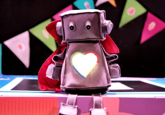LEO LE PETIT ROBOT ET LA FABRIQUE DE BONBONS<br>Charlotte Robin